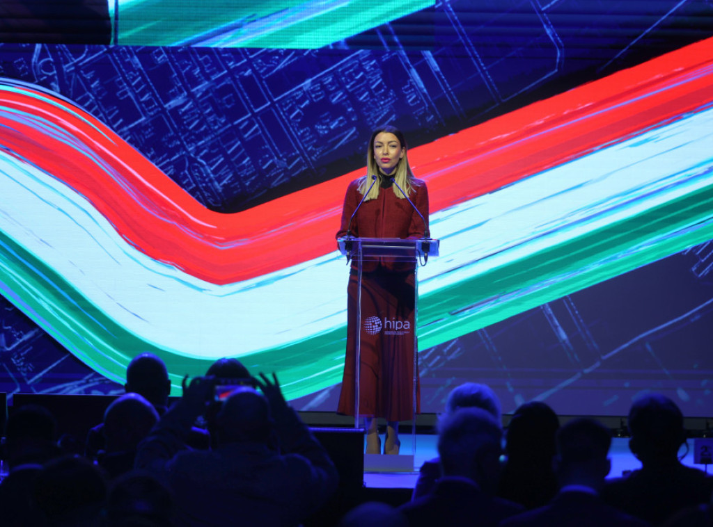 Mesarović u Budimpešti razgovarala sa predstavnicima automobilskih kompanija o potencijalima Srbije