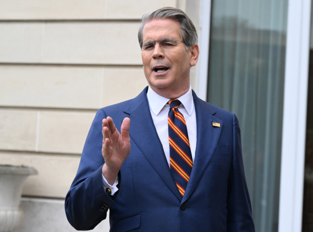 Besent: SAD bi mogle da ukinu sankcije sa iranske nafte kako bi se ublažio rast cena