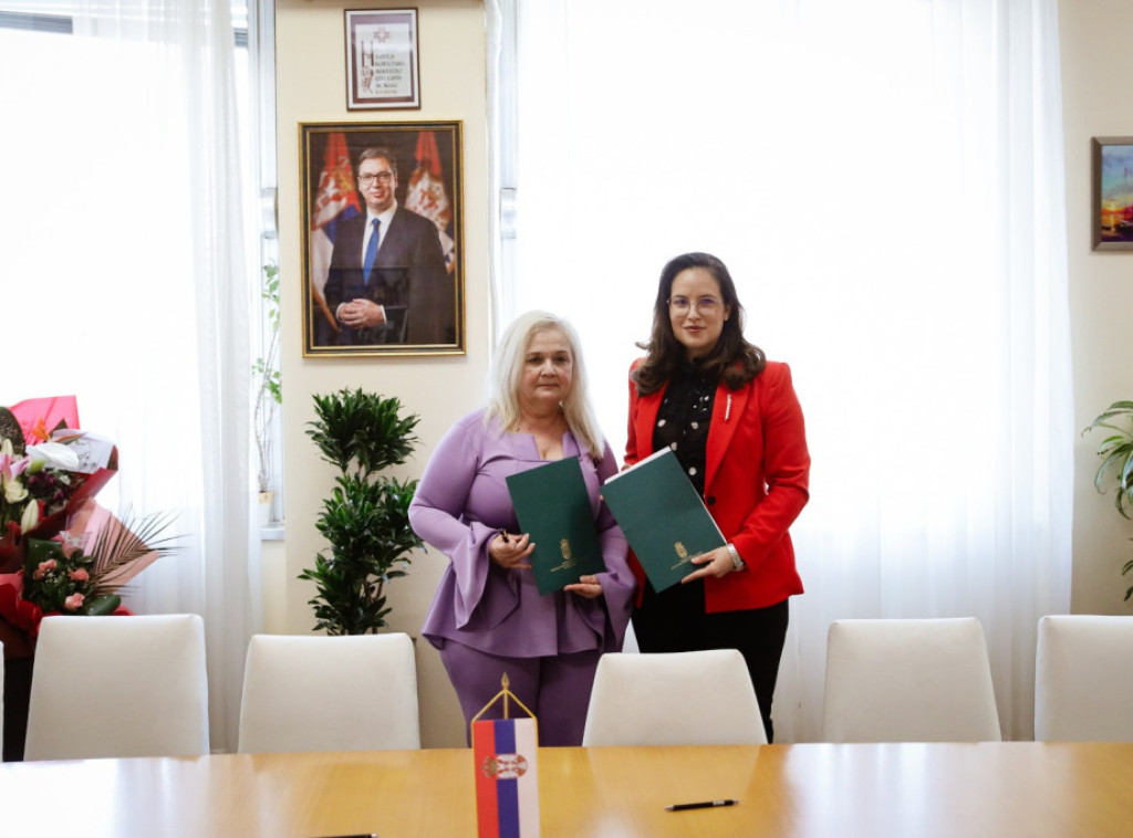 Sara Pavkov potpisala ugovor za zatvaranje nesanitarne deponije u Čoki