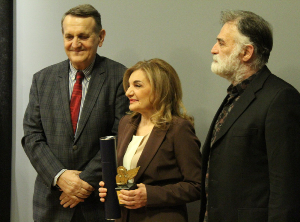 Vesna Nedeljković dobitnica nagrade "Beli anđeo" za unapređenje obrazovnog sistema Srbije