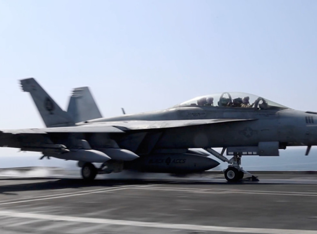 CNN: Američki lovac F-35 prinudno sleteo u bazu na Bliskom istoku