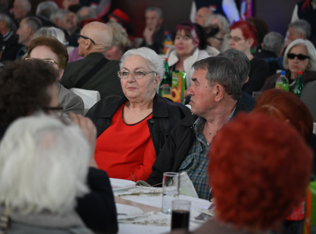 Podela paketa solidarne pomoći penzionerima počinje danas