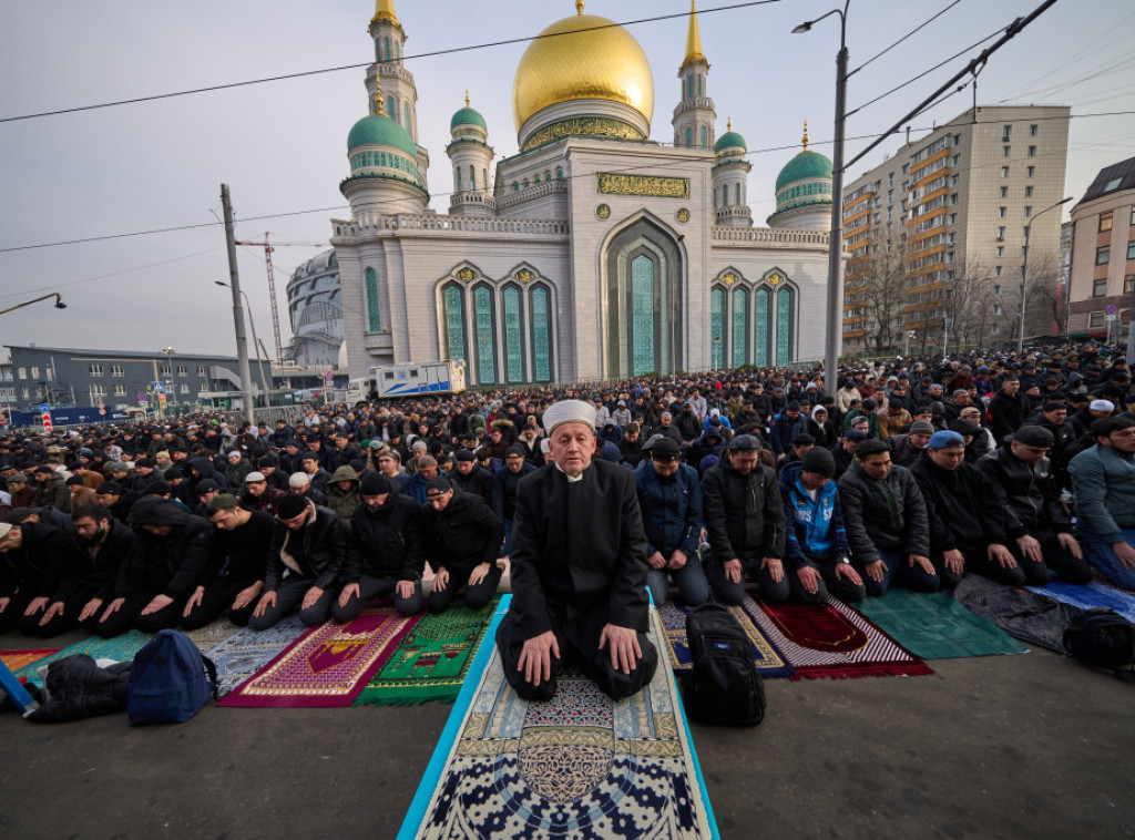 Muslimani širom sveta slave Ramazanski bajram