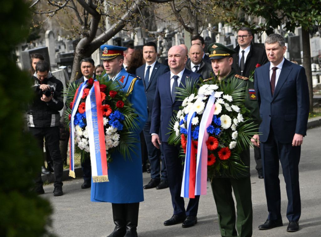 Nenad Popović i Maksim Rešetnjikov odali počast ruskim vojnicima stradalim u Prvom svetskom ratu