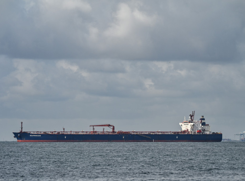 SAD razmatraju oslobađanje iranske nafte sa tankera kako bi spustile cene goriva