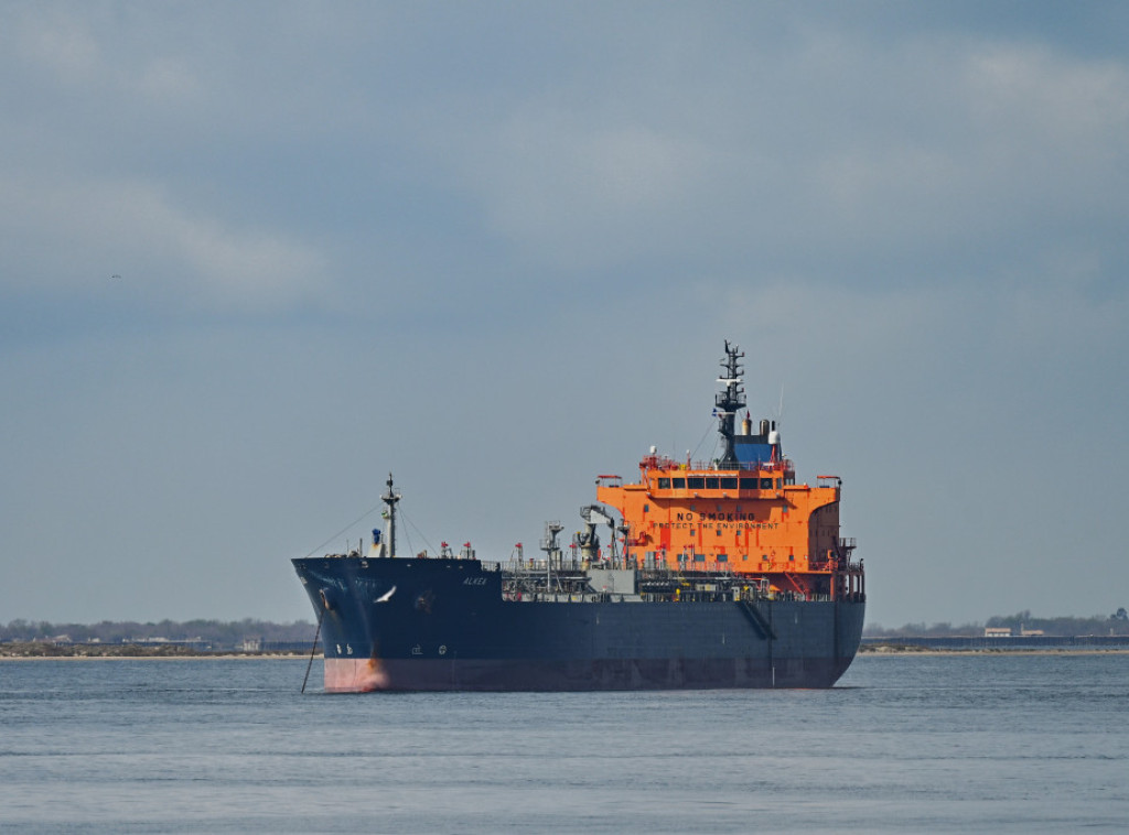 Tanker sa gorivom, koji je prvobitno bio namenjen Kubi, krenuo ka Trinidadu i Tobagu