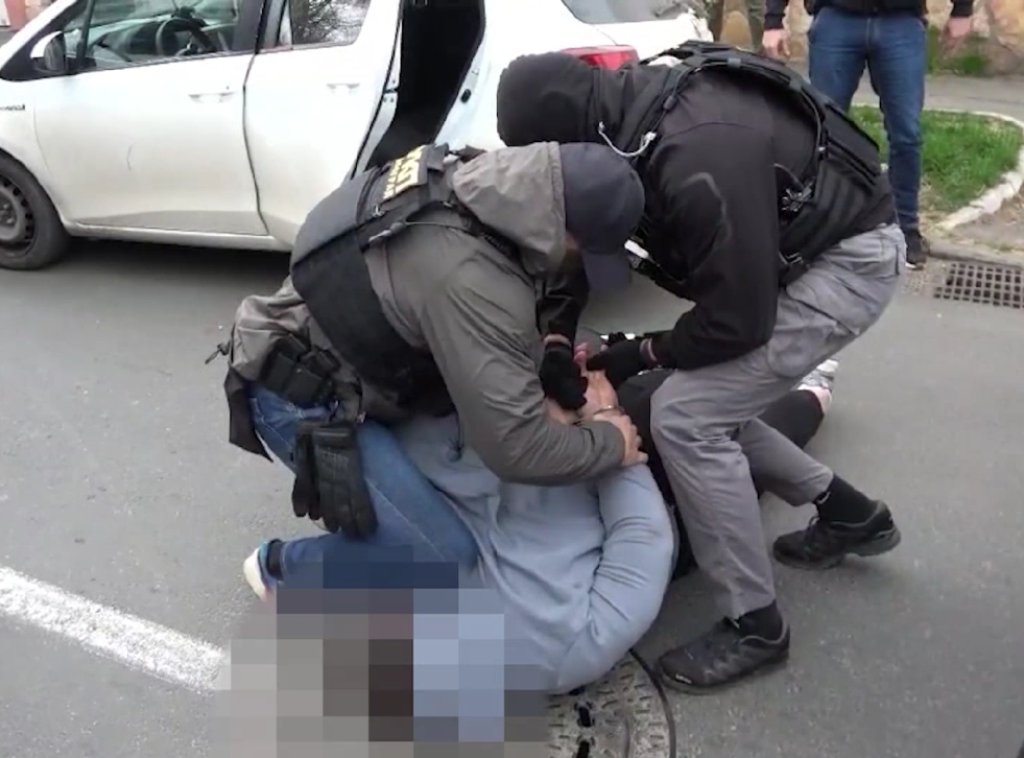 MUP: Uhapšen osumnjičeni da je aktivirao i bacio ručnu bombu u Zemunu