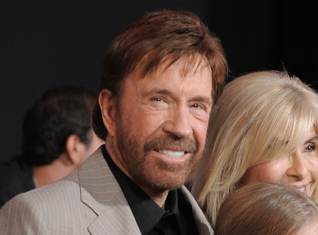 Mnoge holivudske ličnosti, ali i političari, oprostili se od Čaka Norisa