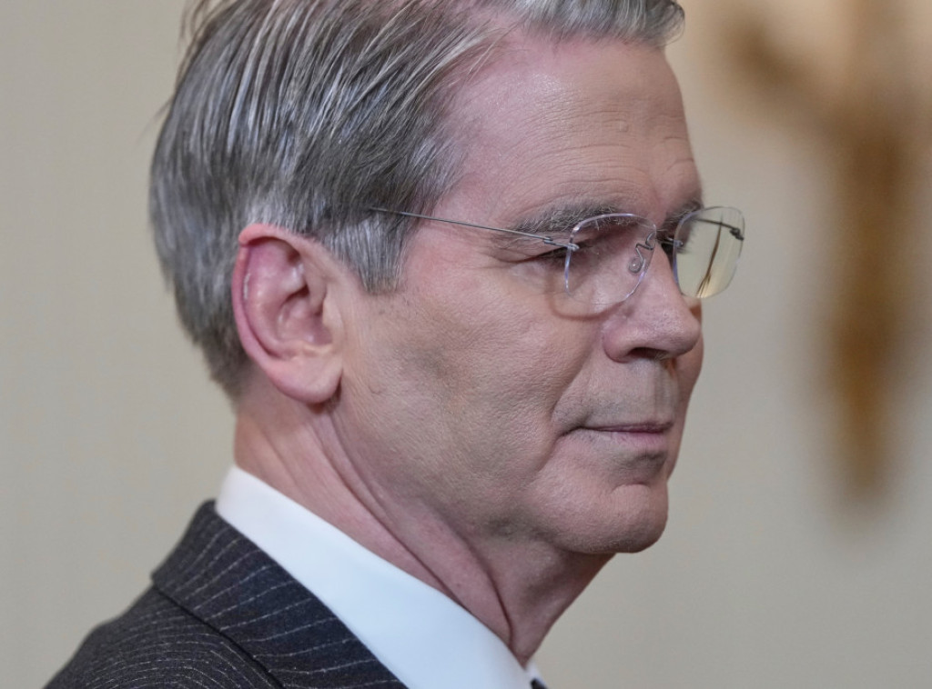 Besent: SAD izdale 30-dnevno izuzeće od sankcija za prodaju iranske nafte na moru; Iran odbacuje tvrdnje SAD