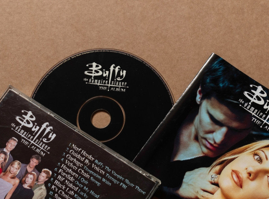 Preminuo glumac Nikolas Brendon, poznat po seriji "Bafi, ubica vampira"