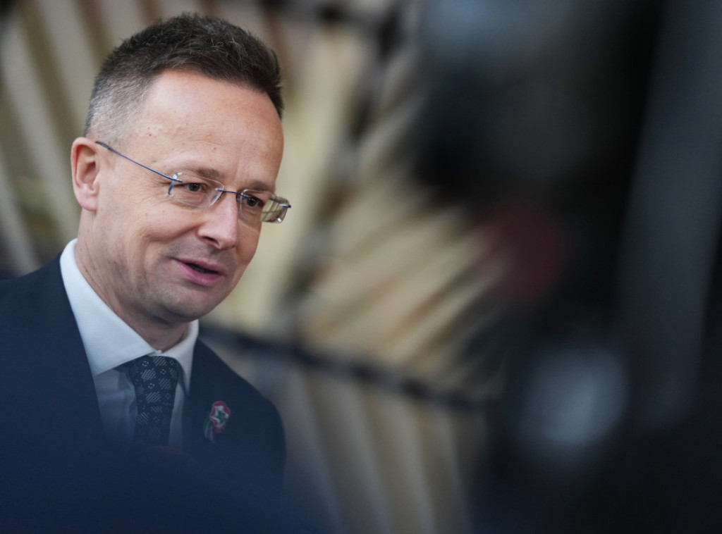 Sijarto poručio Tusku: Umesto da širite laži, dođite u Budimpeštu