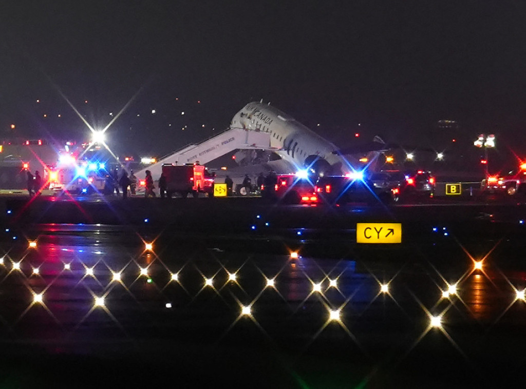 Njujork: Najmanje dve žrtve u sudaru aviona i vozila hitne pomoć na aerodromu
