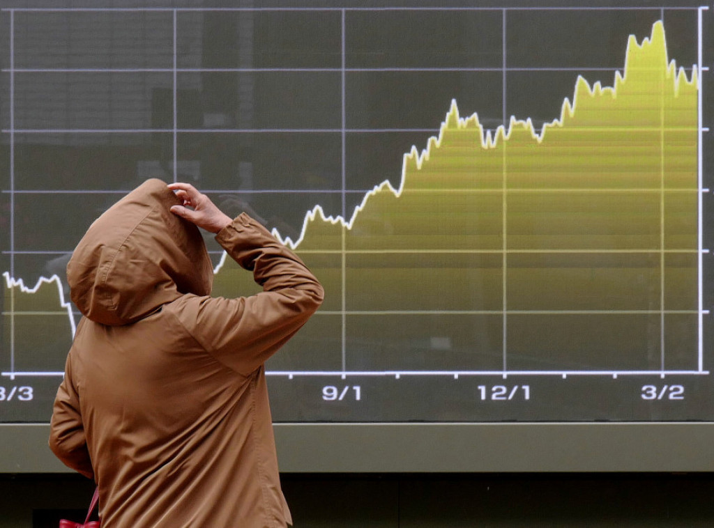 Tokio: Smanjena vrednost akcija na azijskim berzama, cena nafte pala na 111,25 dolara