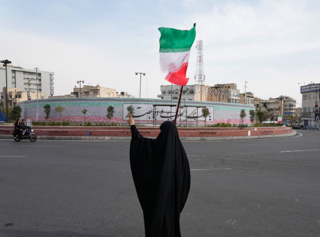 Iran: Nema pregovora, Tramp želi da snizi cene goriva i kupi vreme za vojne planove