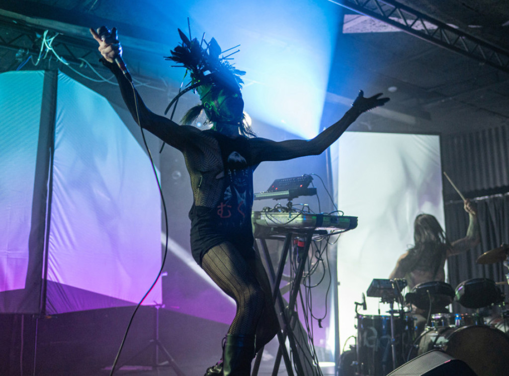 Kris Korner IAMX održao koncert u Dorćol Placu