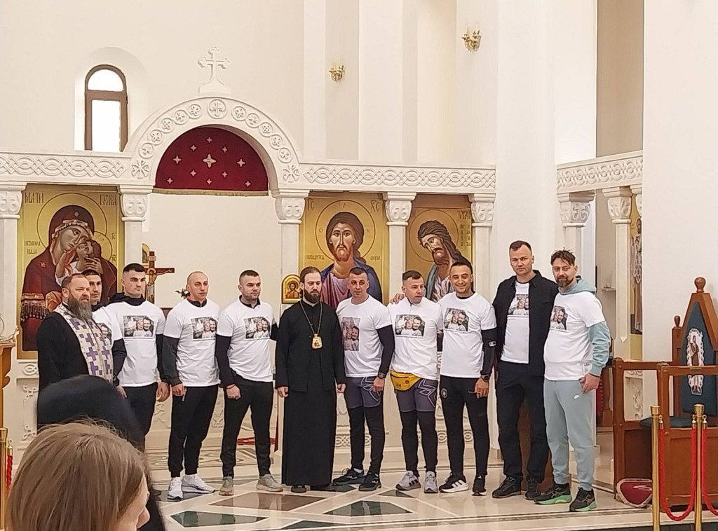 Dvojica pripadnika obezbeđenja Okružnog zatvora krenuli na humanitarni put ka Ostrogu