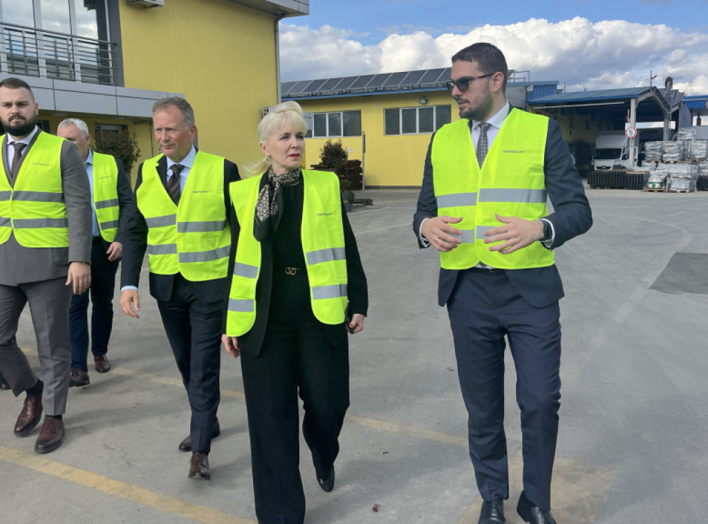 Ministarka Lazarević posetila čačansku kompaniju "Unipromet", razgovarala o podršci