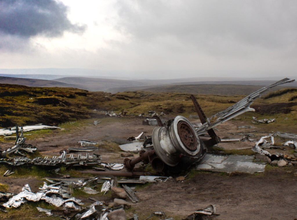 Šest članova posade i 23 putnika poginulo u padu ruskog aviona An-26 na Krimu