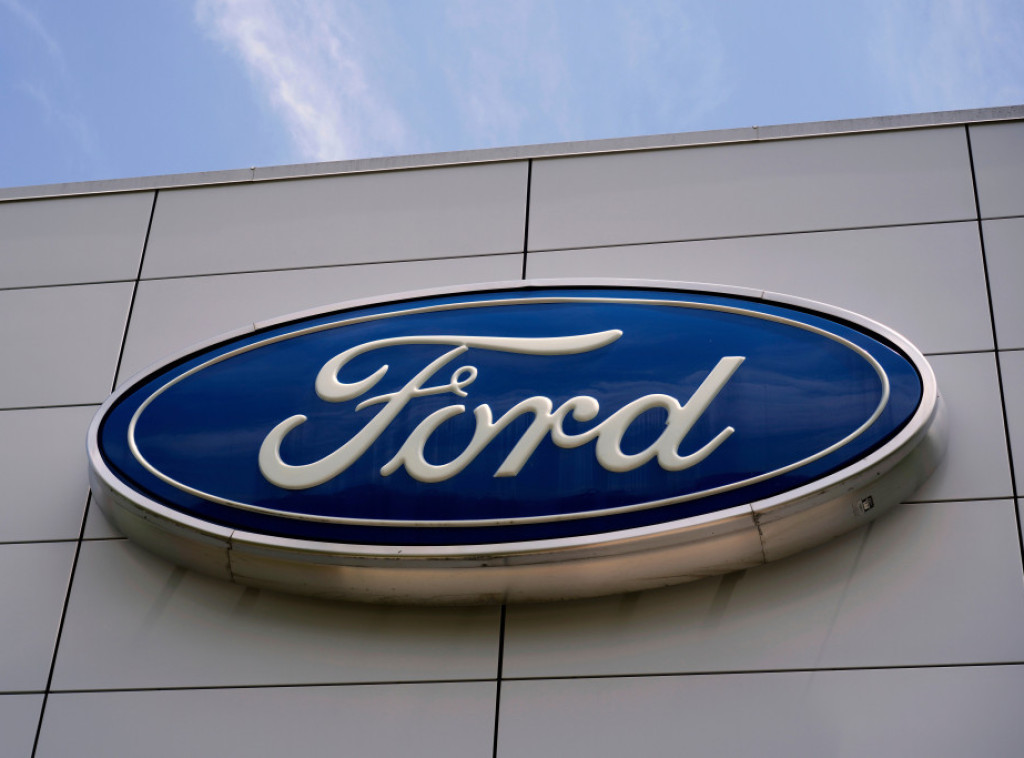 Ford opozvao više od 254.000 SUV vozila u SAD zbog softverskog problema