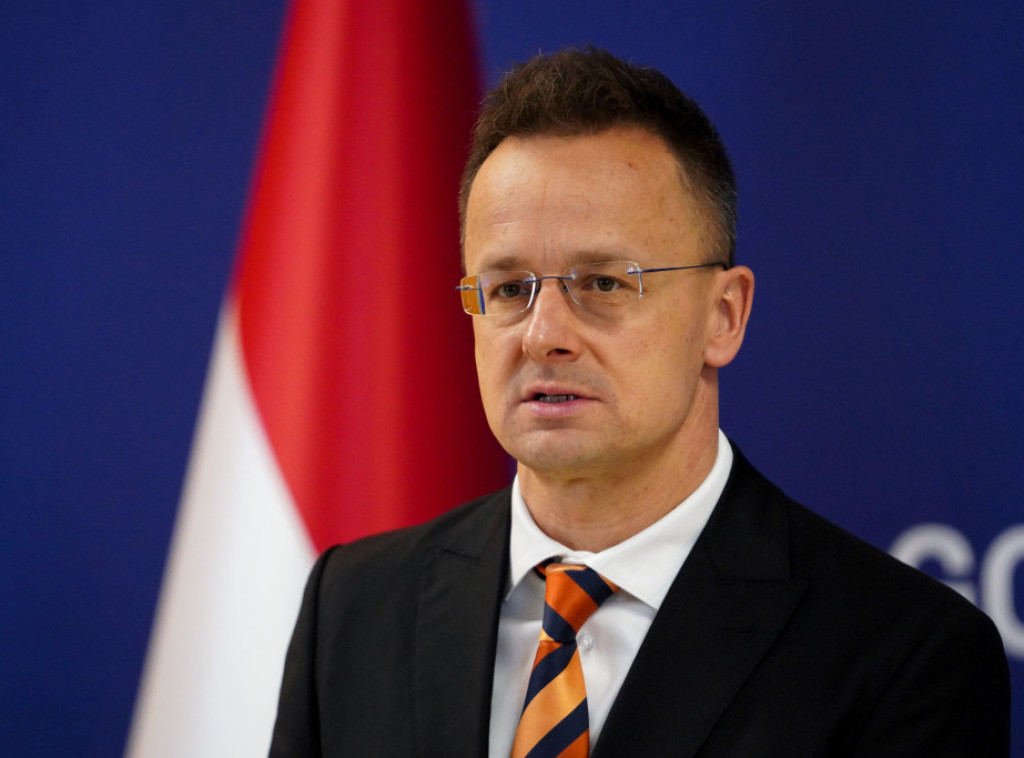 Sijarto: Uvredljivo je i pomisliti da nas Rusi bilo čime drže u šaci