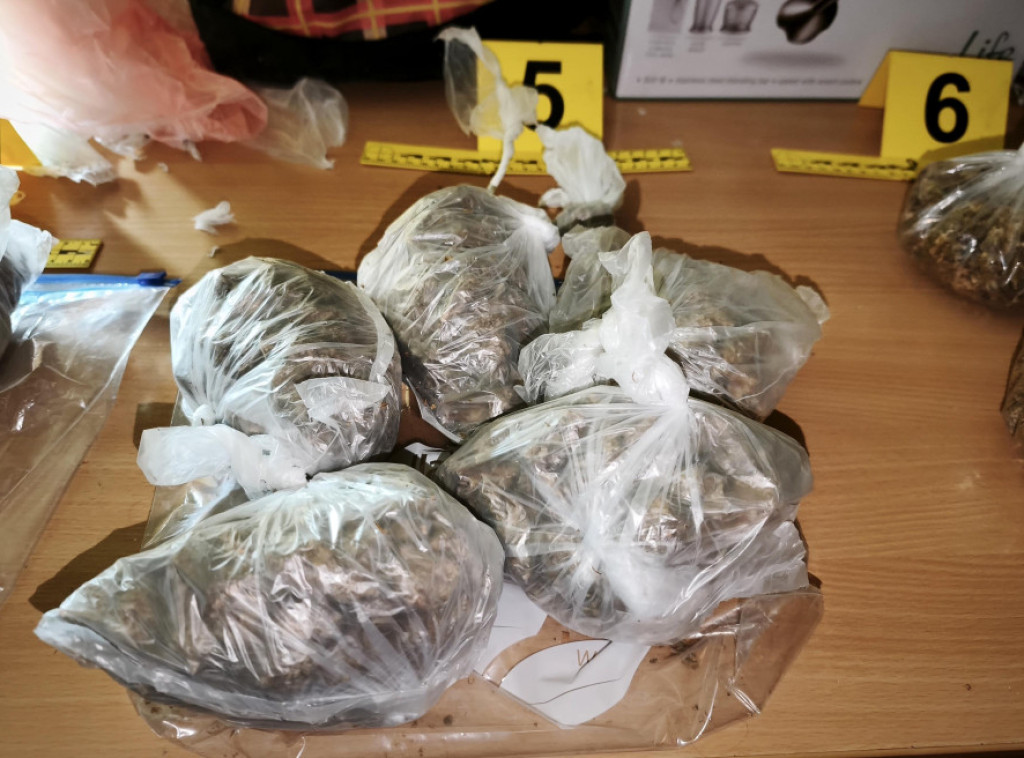U Nišu uhapšen muškarac kod koga su pronađeni marihuana i kokain