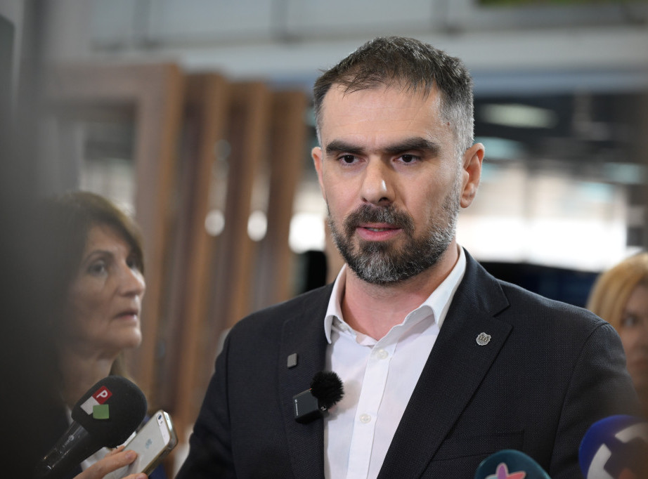 Mićin uručio Domu zdravlja na Limanu 150 računara: Nastavićemo ulaganja u zdravstvo