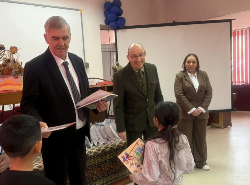 Ministar Beriša posetio Osnovnu školu "Vuk Karadžić" u Vranju