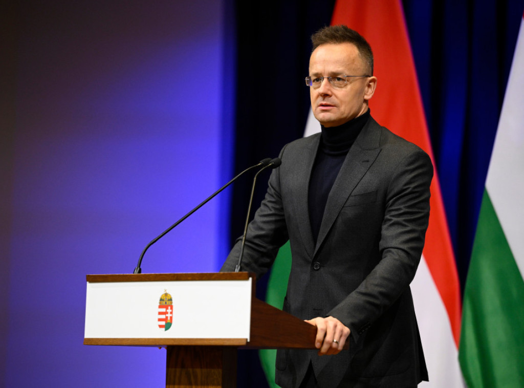 Sijarto: Strani organi pokušavaju da se umešaju u poslove Mađarske preko novinara