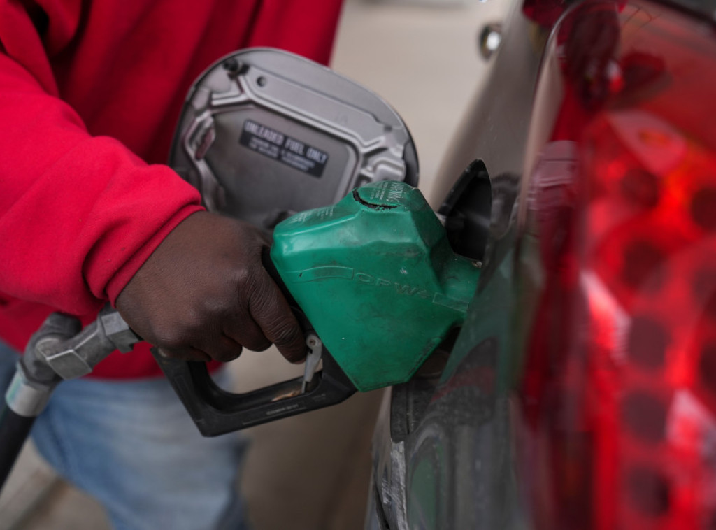 Slovačka podiže cenu dizela za strance na više od dva evra po litru