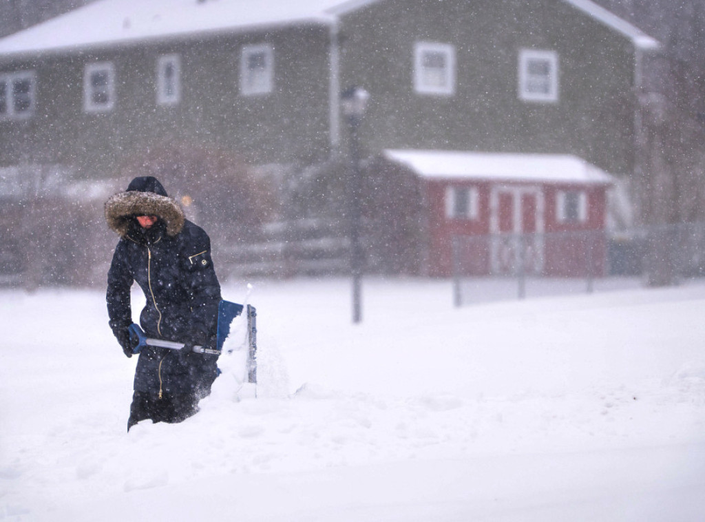 Do 20 centimetara snega u Baden-Virtembergu, kamioni zaglavljeni na putu