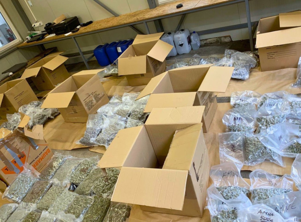 Muškarac koji je pokušao da uđe u Srbiju sa 90 kg marihuane uhapšen na prelazu Šid