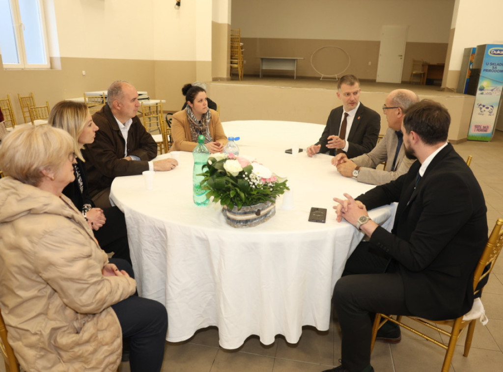 Macura u Majdanpeku posetila selo Rudna Glava i sastala se sa lokalnim rukovodstvom