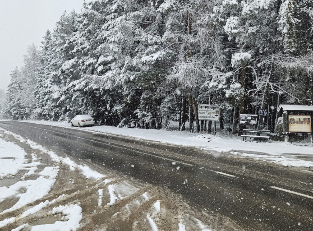 Tokom noći palo do 10 centimetara snega u višim predelima opštine Prijepolje