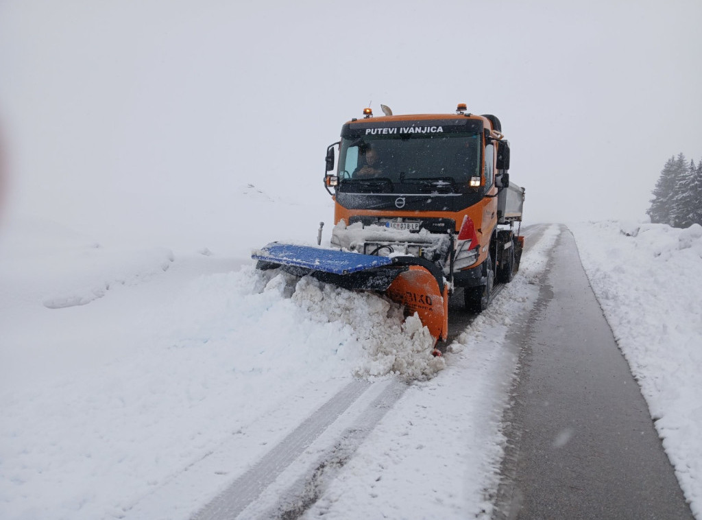 Ivanjica: Najviše snega ima na Goliji - 20 santimetara, putevi prohodni