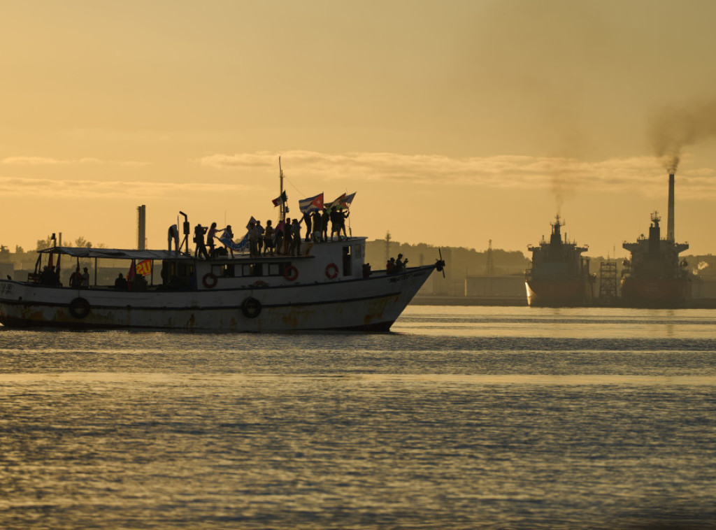 Dva meksička broda koji su prevozila pomoć ka Kubi vode se kao nestala