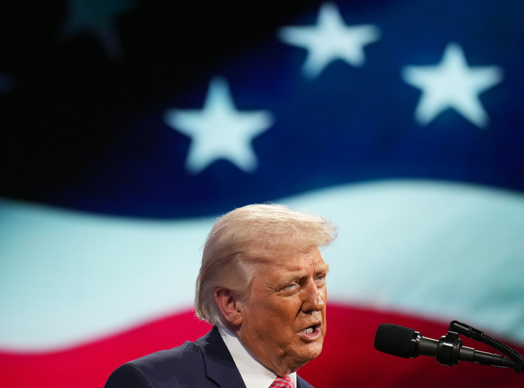 Tramp razmatra novi model za NATO "plati da učestvuješ"