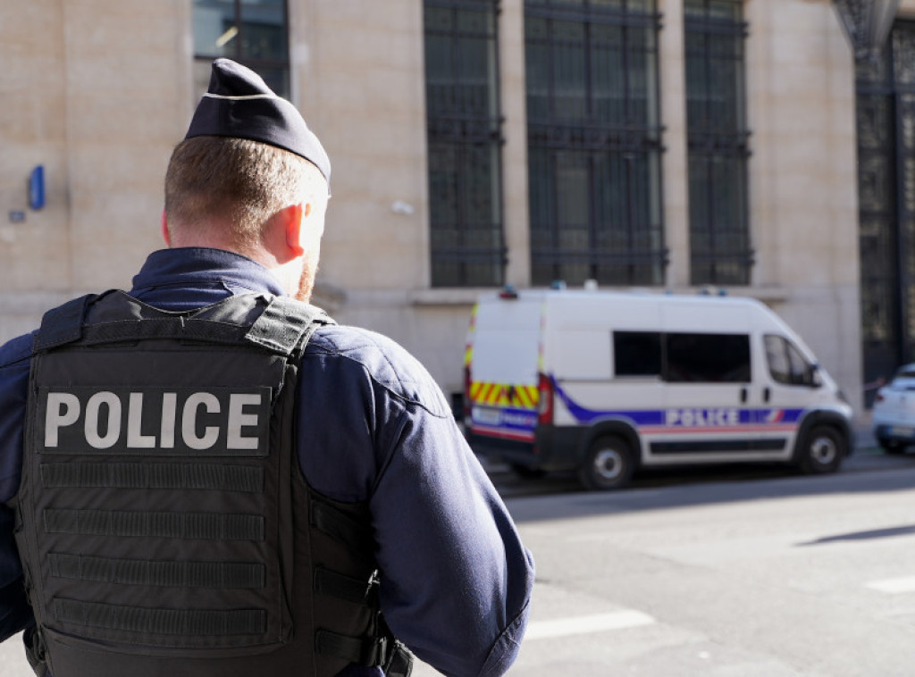 Sprečen teroristički napad ispred Banke Amerike u Parizu