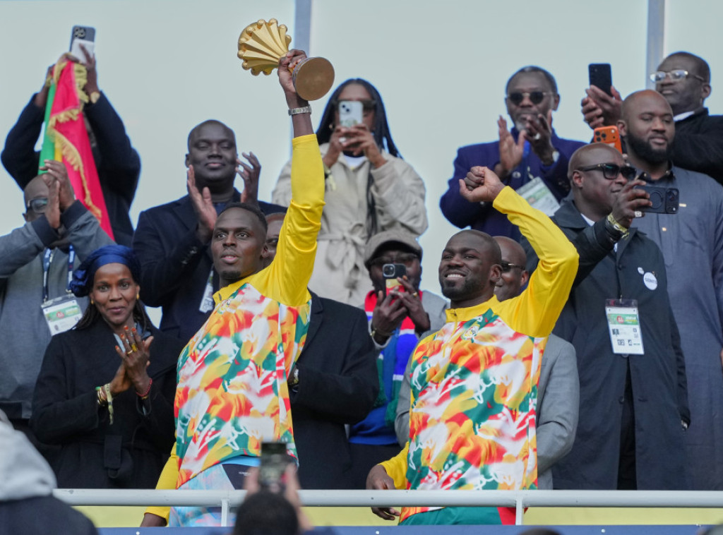 Fudbaleri Senegala uoči meča sa Peruom paradirali sa peharom Kupa afričkih nacija