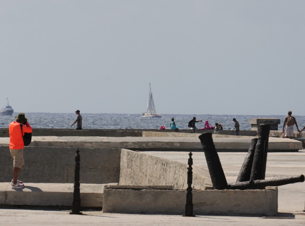Utvrđena lokacija dva broda koji prevoze pomoć Kub, a sa kojima je izgubljen kontakt