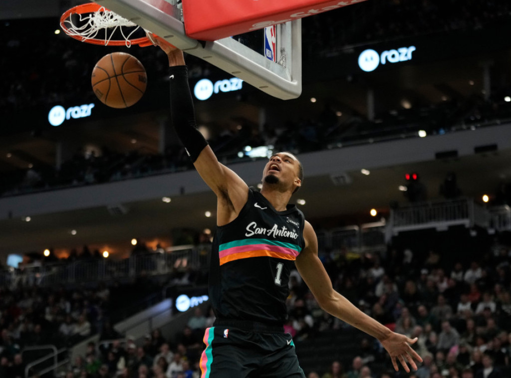 Košarkaši San Antonija savladali Milvoki u NBA ligi