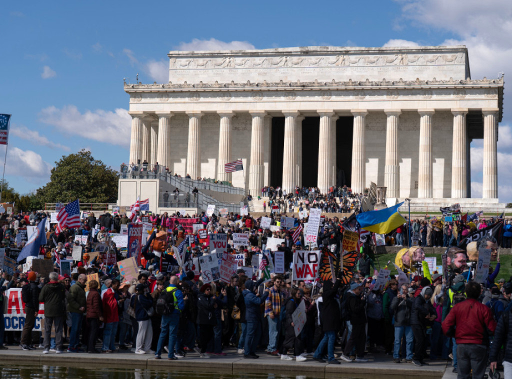 Protesti "Bez kraljeva" održani u više od 3.000 gradova u SAD