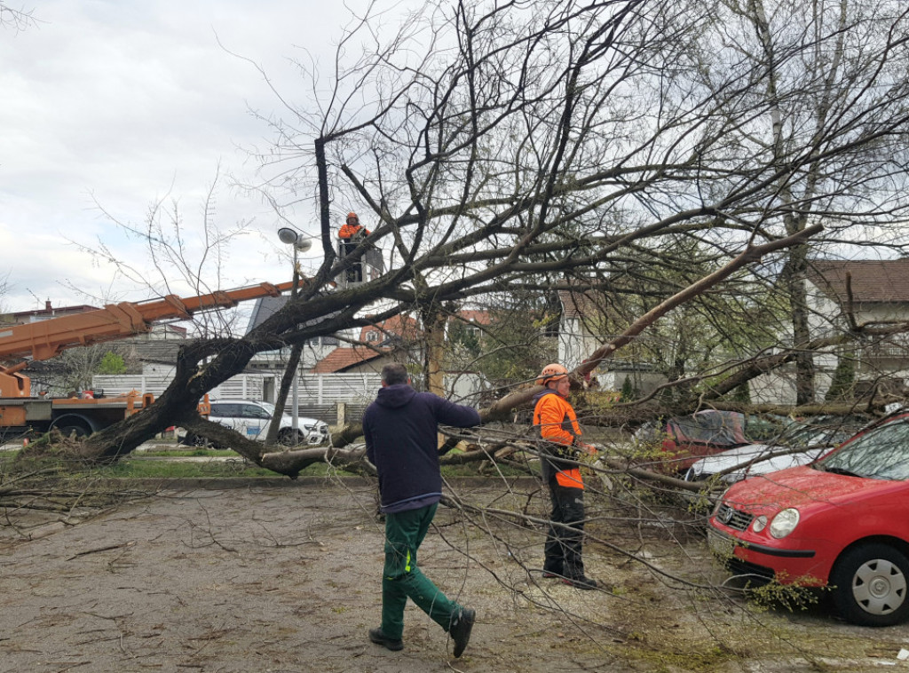 Zbog nevremena u Hrvatskoj za 24 sata 670 intervencija vatrogasaca