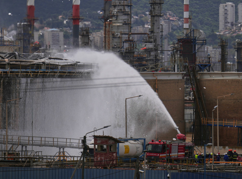 Oštećene zgrada i cisterna u padu krhotina presretnute iranske rakete na Haifu