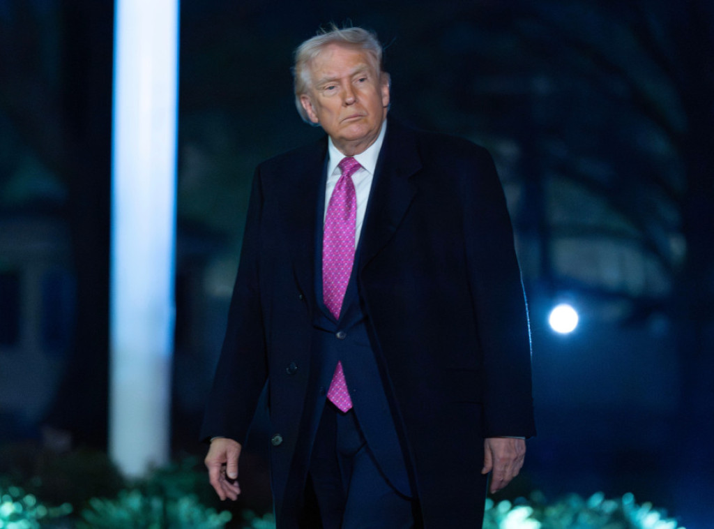 CBS: Presretnut avion u vazdušnom prostoru iznad Trampove rezidencije na Floridi