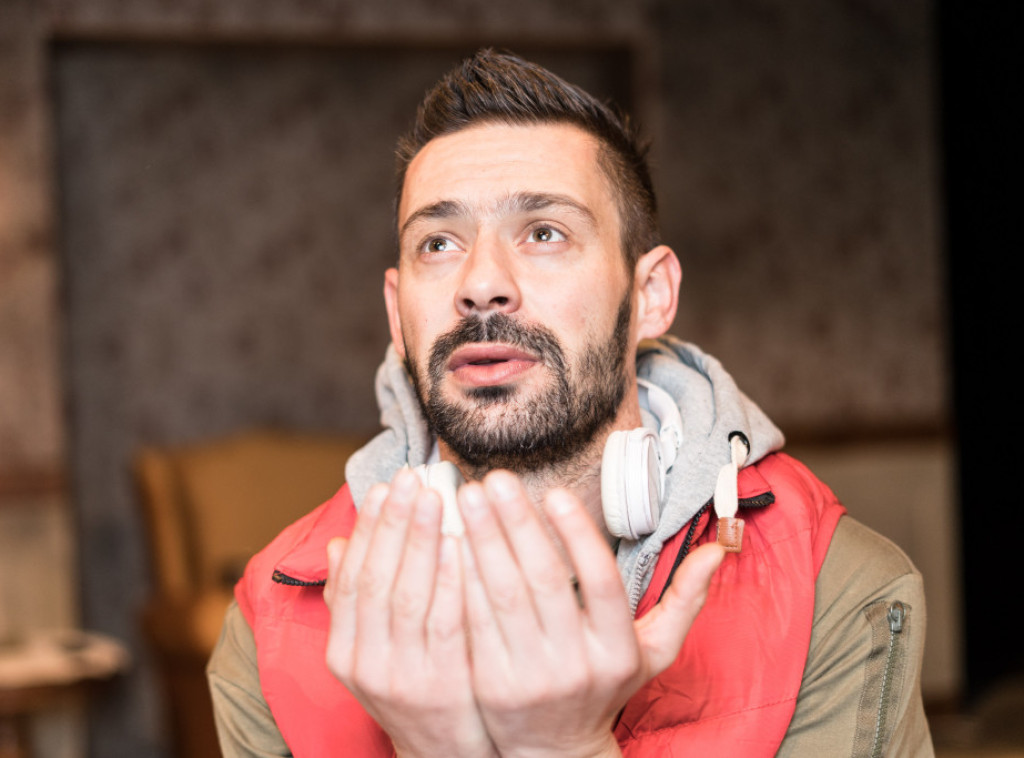 Milanu Vasiću dodeljena nagrada za najbolju mušku ulogu na Danima komedije u Bijeljini