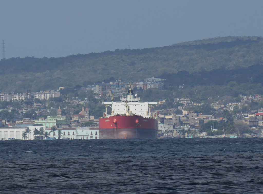 Ruski tanker sa 700 hiljada barela ruske nafte uplovio u kubansku luku Matanzas