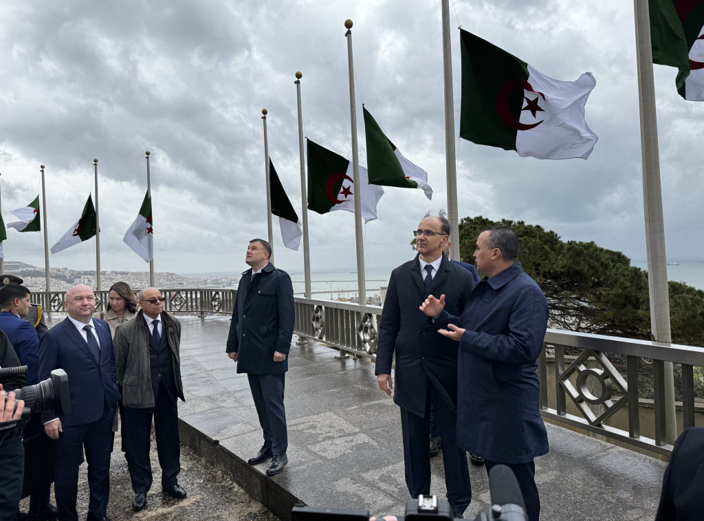 Premijer Macut obilaskom Velike džamije završio dvodnevnu posetu Alžiru
