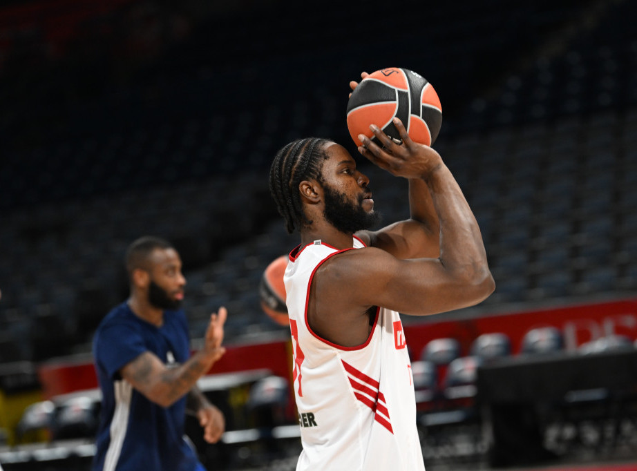 Košarkaši Crvene zvezde i Partizana večeras igraju derbi meč 35. kola Evrolige