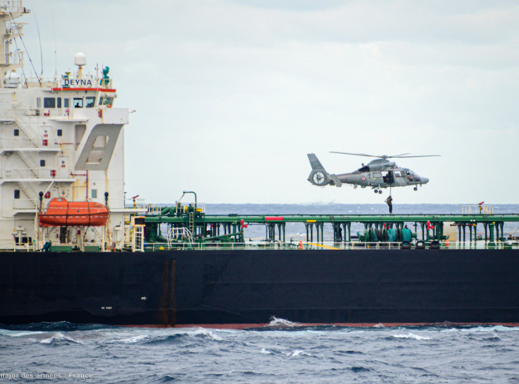 Ruski tanker za tečni prirodni gas otkačio se od svog tegljača kod Libije zbog oluje