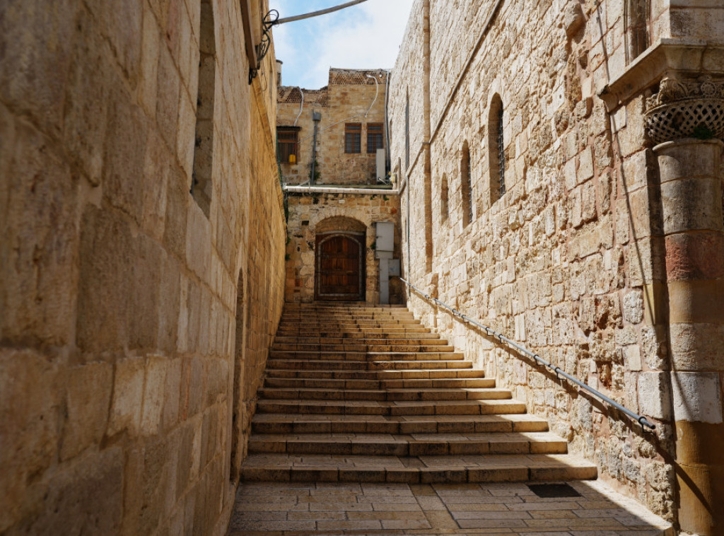 Katolički verski lideri održali molitve Crkvi Svetog groba u Jerusalimu, bez vernika